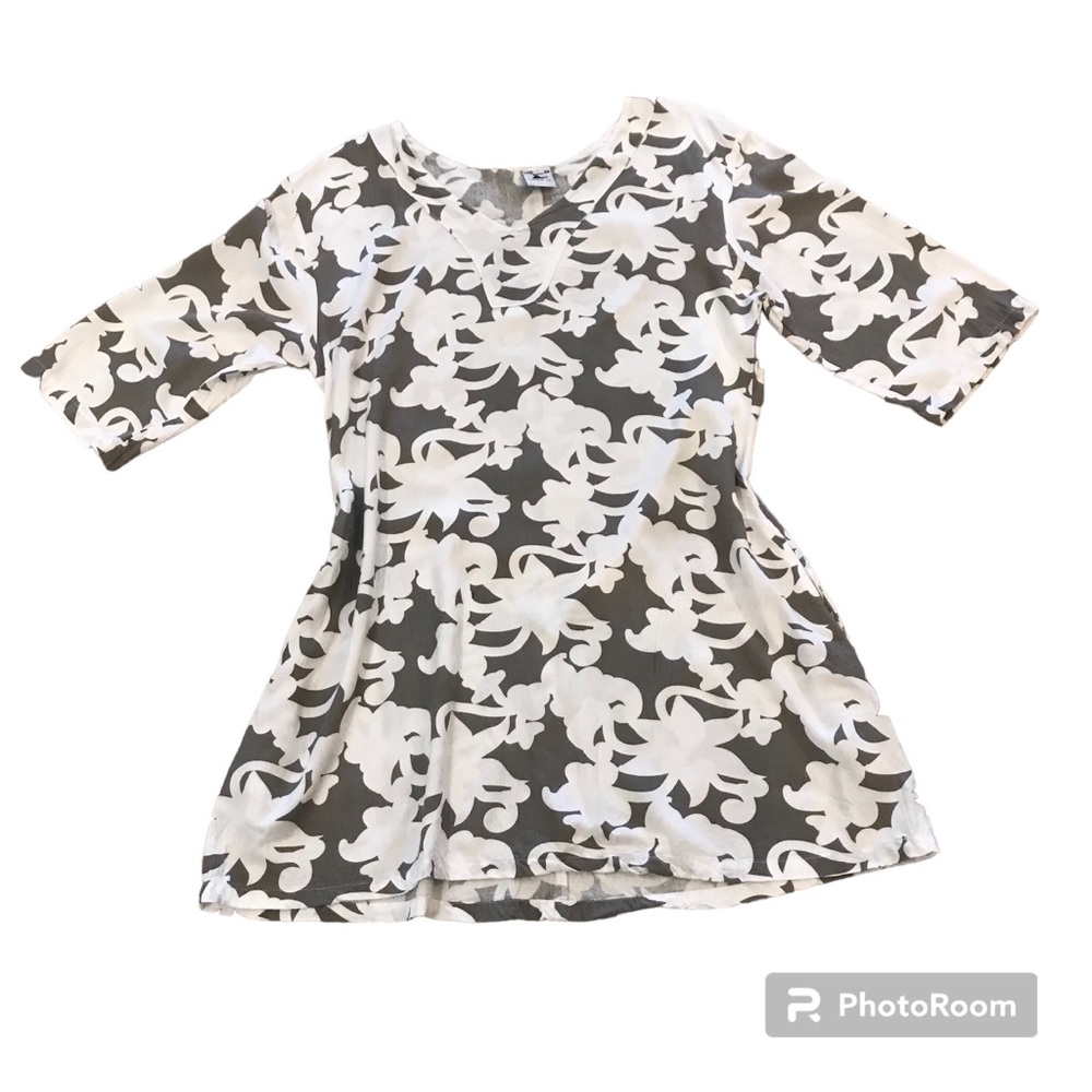 Bathing suit cover-up. Can be used as a summer dress. Gray and white.